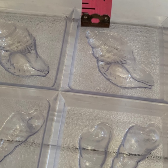 Plastic Seashell Mold- EUC - Picture 4 of 4